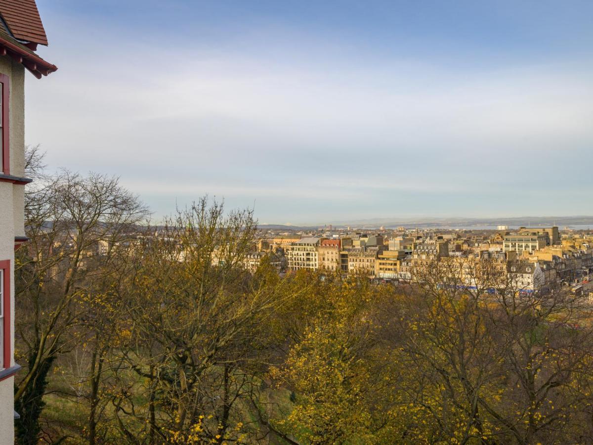 Pass The Keys Historic Ramsay Garden Apt With Balcony Views Edinburgh Dış mekan fotoğraf